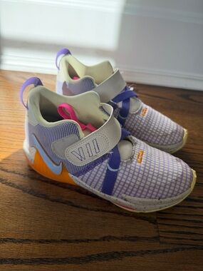 LeBron Witness 7 Nike PS Action Grape Vivid Orange